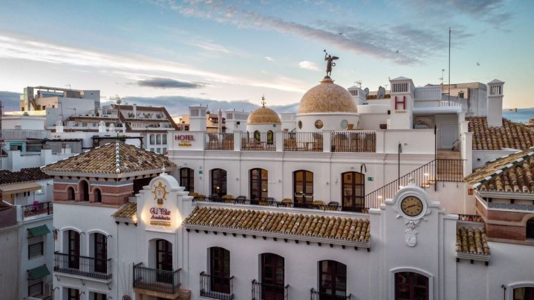 Vista-Pilar-Andalucia-Boutique-Estepona_1565553940_137213797_1200x675