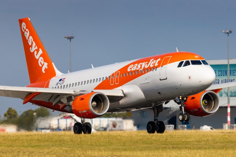 Prague,,Czech,Republic,-,July,21:,Airbus,A319,Of,Easyjet