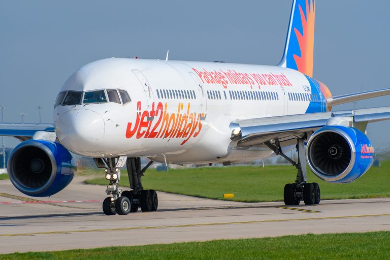 Manchester,,United,Kingdom,-,April,21st,,2018:,Jet2,Holidays,Boeing