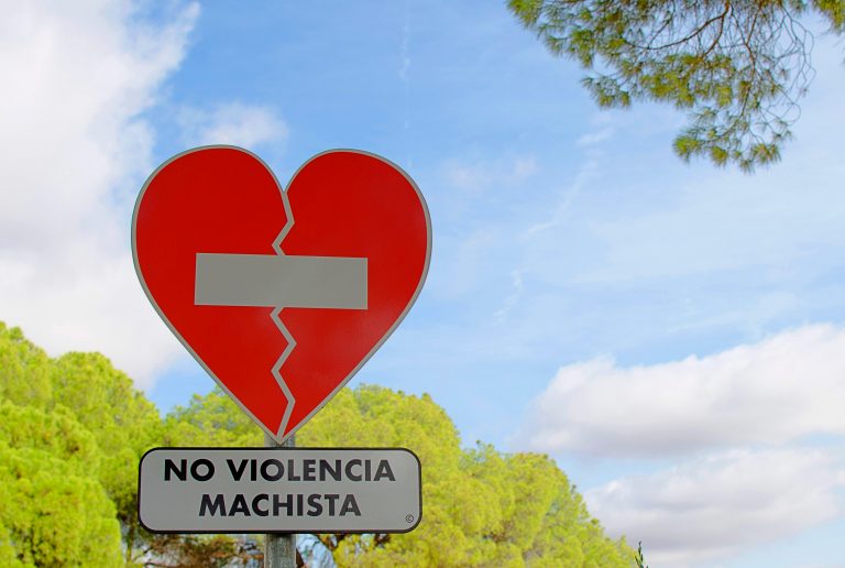 Alcalá,De,Guadaira,,Seville,,Spain;,November,1st,,2019:,Heart-shaped,Traffic