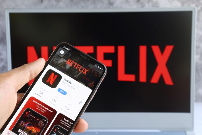Netflix,Logo,On,Computer,Screen,And,Netflix,Logo,On,Smartphone