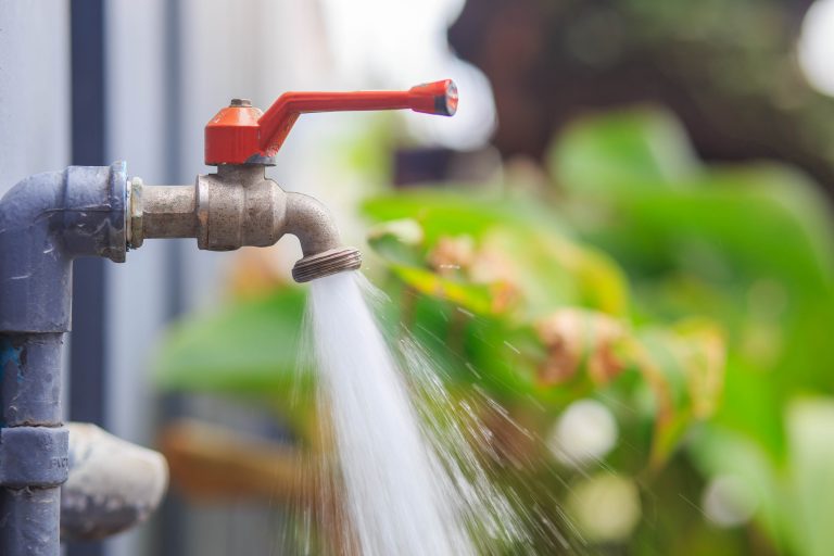 The,Flowing,Water,On,Tap