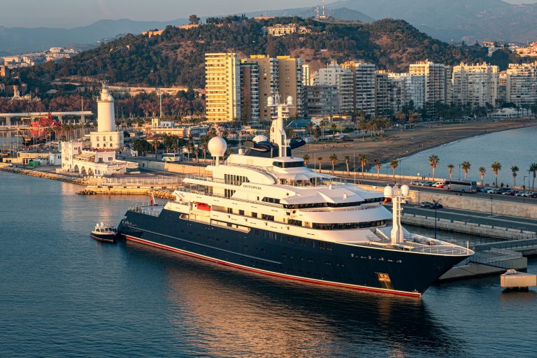 Malaga,,Spain,-,January,08,,2020:,World,Largest,Yacht,Octopus