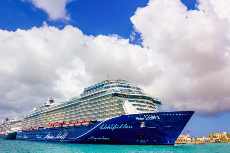 Oranjestad,,Aruba,-,December,4,,2019:,The,Cruise,Ship,Mein
