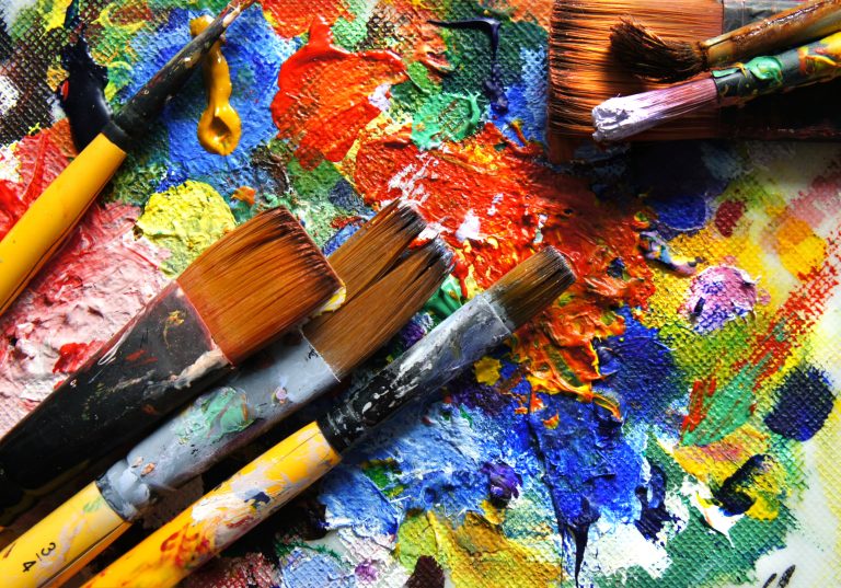 Mix,Of,Panits,And,Paintbrushes