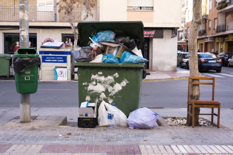 Meliana,,Spain,,3,7,2015:,Garbage,Can,And,More,Debris,On,The