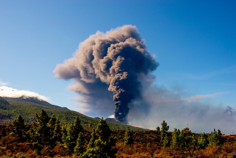 Vulcano,In,Eruption,In,La,Palma