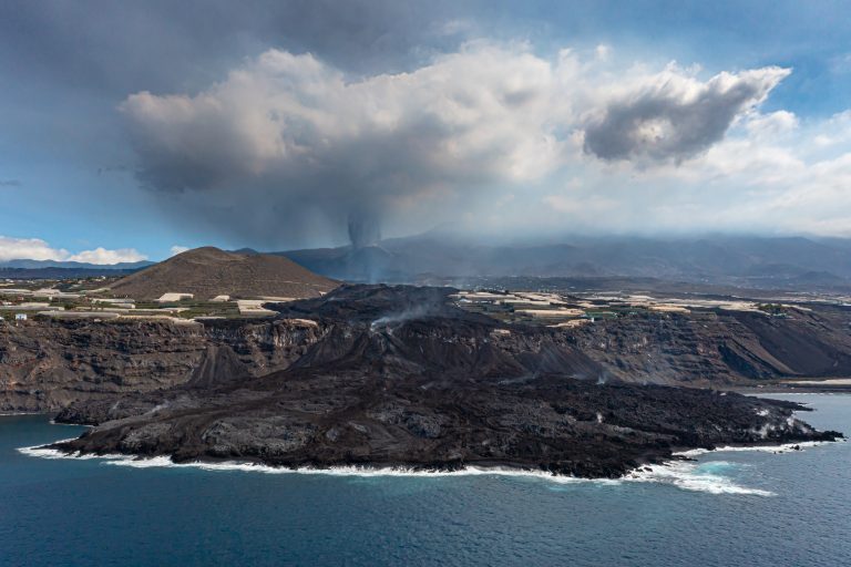Eruption,Of,The,Cumbre,Vieja,Volcano,,La,Palma,Island.,Aerial