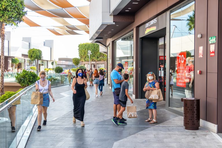 Huelva,,Spain,-,July,27,,2020:,People,Shopping,In,Holea