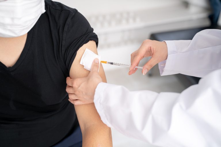 Vaccinating,Doctors,And,Patients,-,At,Hand