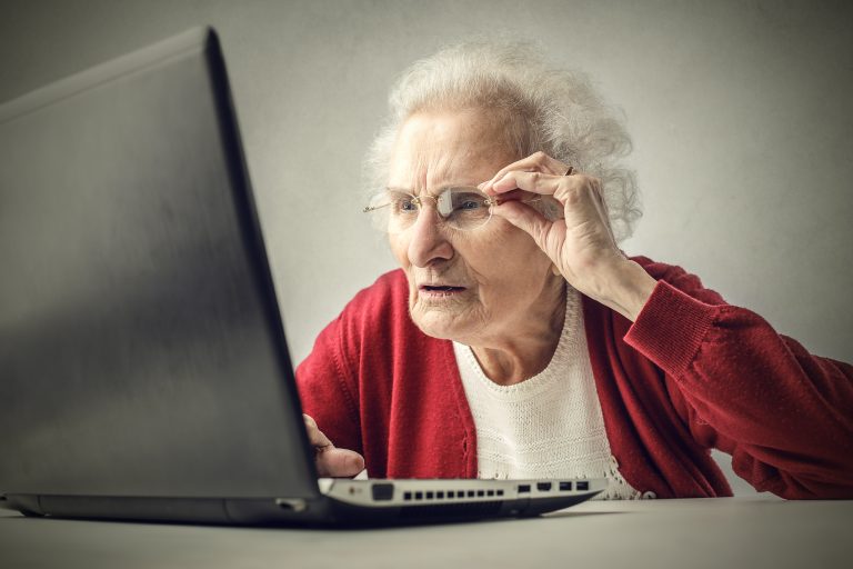 Confused,Grandmother,Using,A,Pc