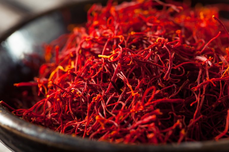 Raw,Organic,Red,Saffron,Spice,In,A,Bowl