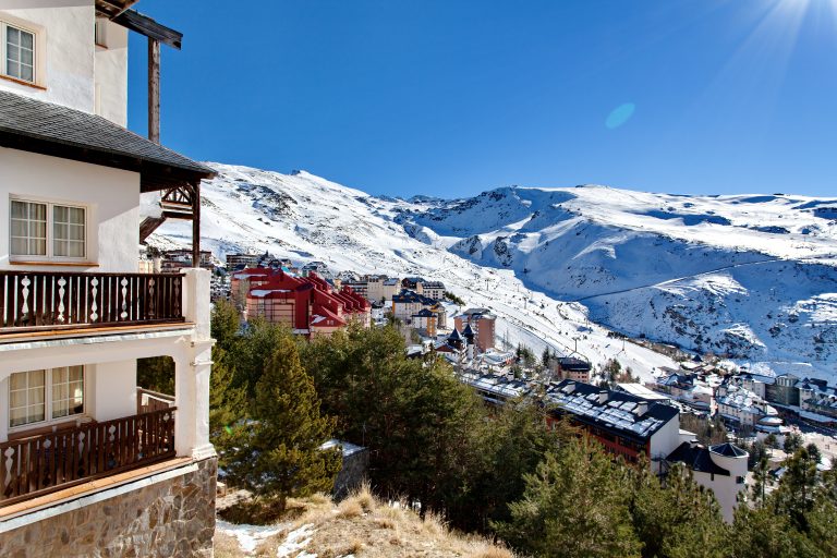 Mountain,Skiing,-,Pradollano,,Sierra,Nevada,,Spain