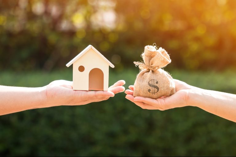 Loans,For,Real,Estate,Concept,,A,Man,And,A,Women
