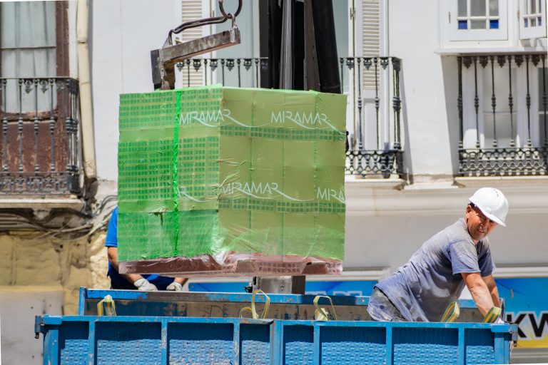 Malaga,,Andalusia,/,Spain,-,July,28,2019.,Caucasian,Workers