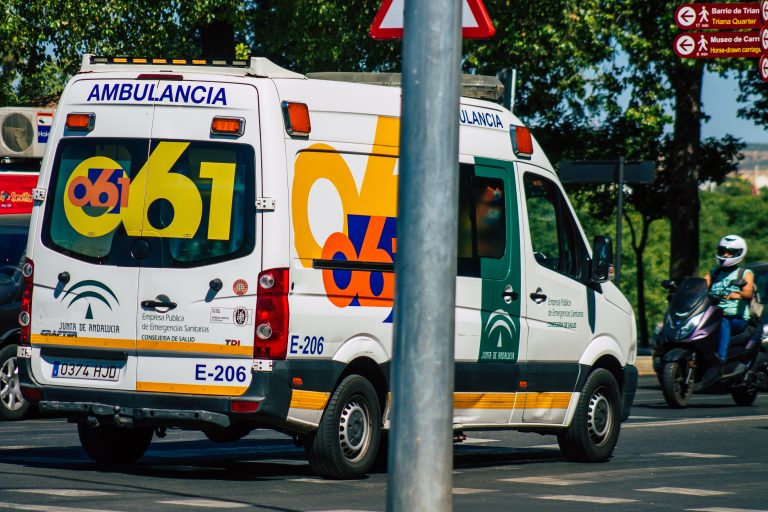 Seville,Spain,July,09,,2021,Ambulance,Driving,Through,The,Streets