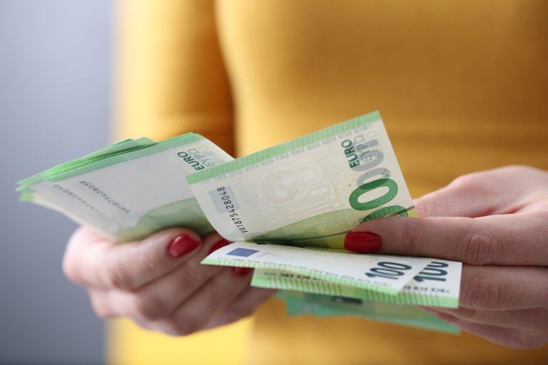 Woman,Is,Counting,One,Hundred,Euro,Bills.,Payroll,Concept