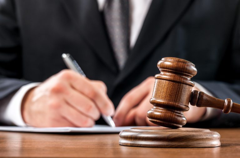 Judge,,Gavel,,Auction.