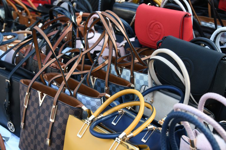 Bags,At,The,Weekly,Market,,Alicante,Province,,Costa,Blanca,,Spain