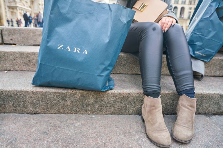 Milan,,Italy,-,Circa,November,,2017:,Woman,With,A,Zara