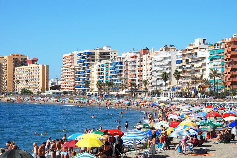 Fuengirola,,Spain,-,August,12,,2008,-,Holidaymakers,Relaxing,On