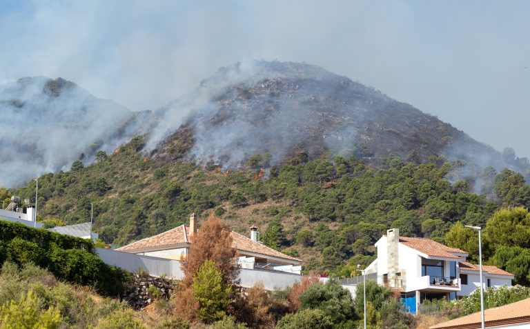 Fire,Dangerously,Approaching,Homes,In,Pinos,De,Alhaurín.,Forest,Fire