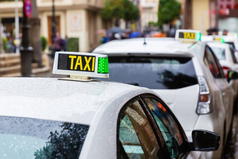 Picture,Of,Local,Taxis,Standing,In,A,Row,In,Seville,