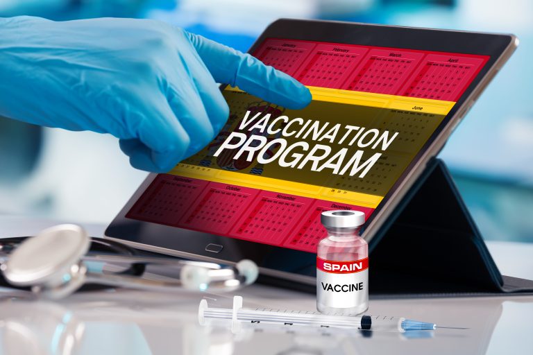 Professional,Working,In,Calendar,Of,Vaccines,Plan,For,Spain,Nation,
