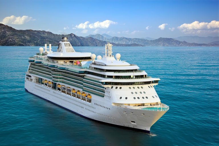 Luxury,Cruise,Ship,Sailing,From,Port