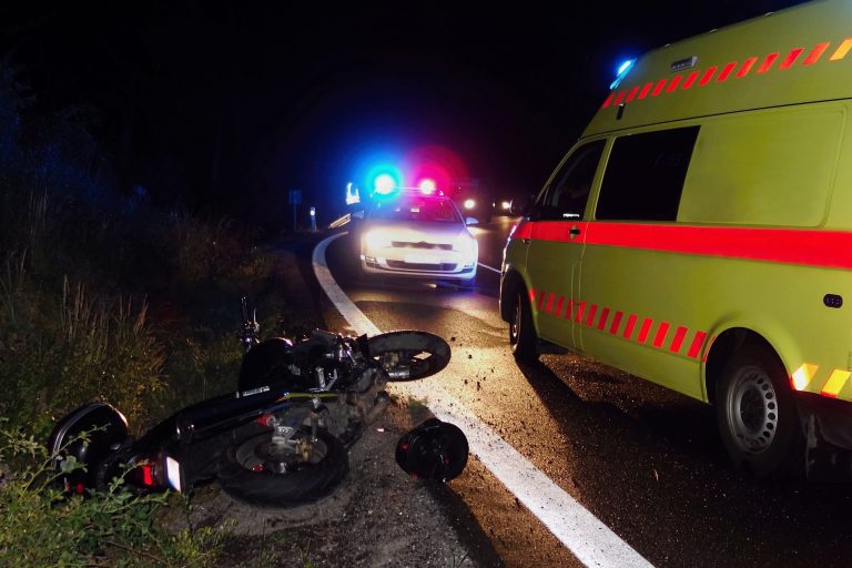 Real,Event,,Motorcycle,Accident,,Crash,At,Night,On,A,Wet