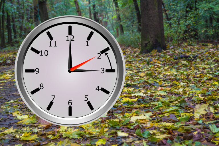 Switch,The,Clock,To,Winter,Time.,Turn,The,Clock,One