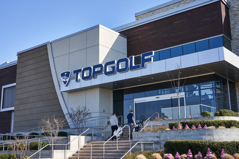 Hillsboro,,Oregon,,Usa,-,Feb,21,,2020:,Golfers,Entering,A