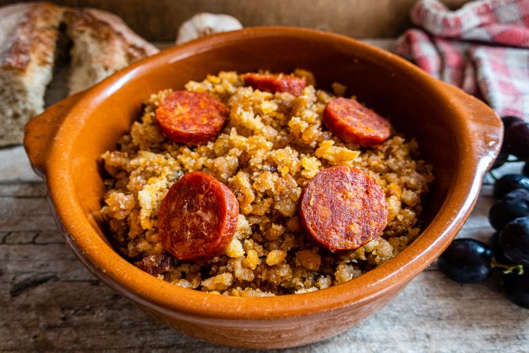 Migas,Manchegas,With,Chorizo,In,A,Clay,Pot,,Served,With