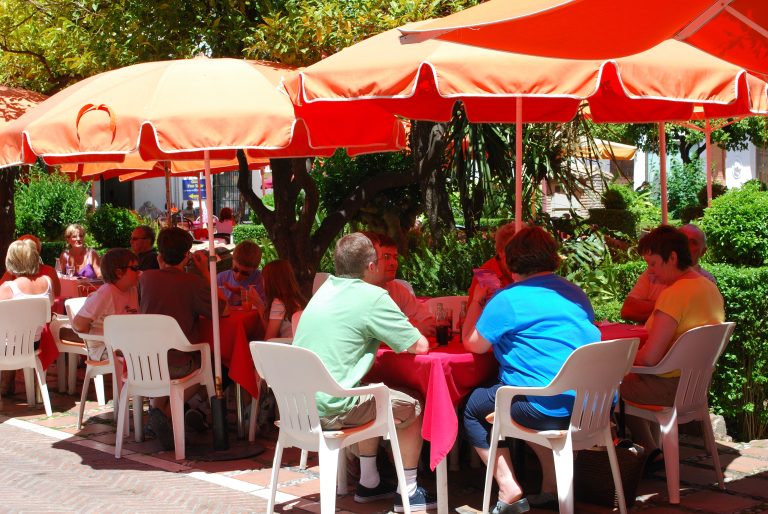 Pavement,Cafe,In,Orange,Square,-,Plaza,De,Los,Naranjas,