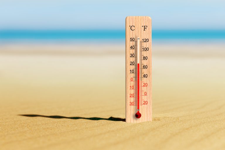Summer,Heat.,Thermometer,On,The,Beach,Shows,Plus,22,Degrees