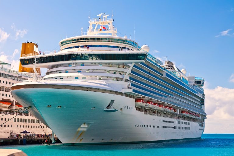 Cruise,Ship,Anchored,In,Philipsburg,,St.,Maarten