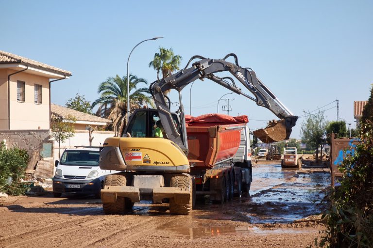 Cobisa,,Toledo,,Spain;,09-03-2021:,Mud,Collection,Work,,Fallen,After,A