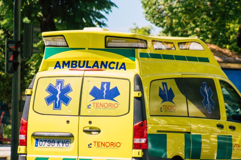 Seville,Spain,September,18,,2021,Ambulance,Driving,Through,The,Streets
