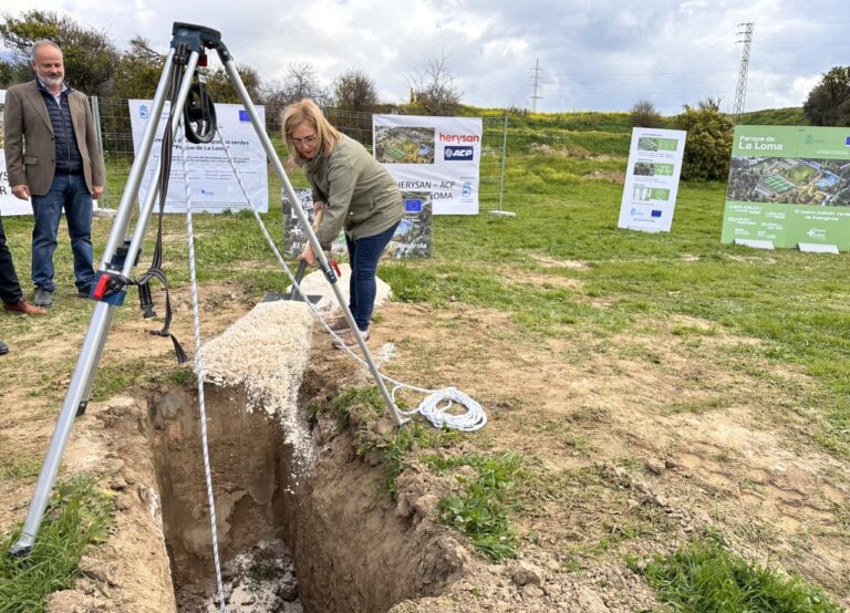 primera piedra parque La Loma -2