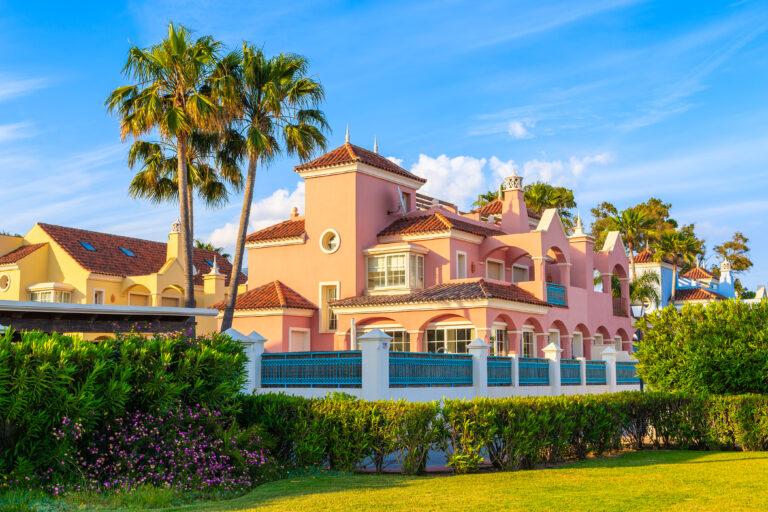 Beautiful,Luxury,Holiday,Villa,House,In,Marbella,Town,On,Costa