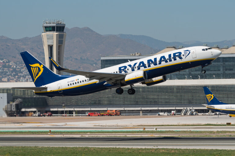 Malaga,,Spain,-,7,June,:,Ryanair,Boeing,737-800,At