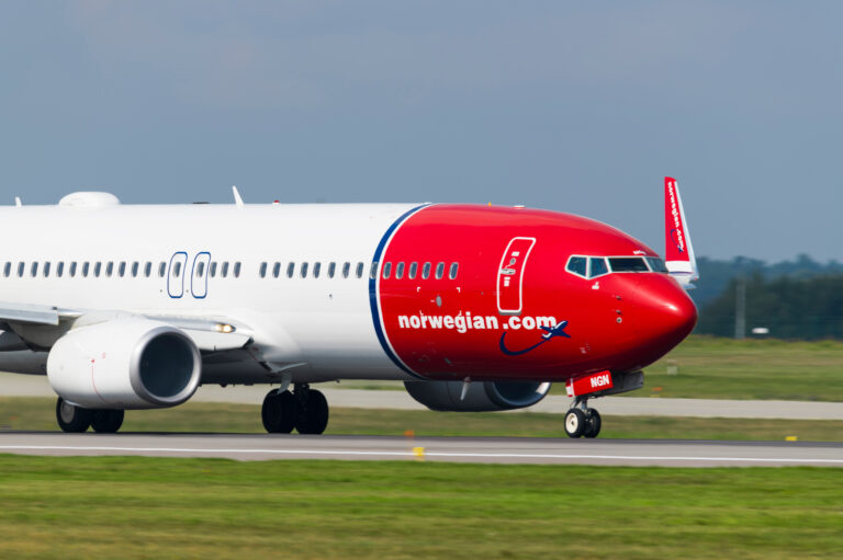 Gdansk,,Poland,-,September,6,,2018:,Norwegian,Air,Shuttle,Are