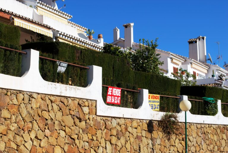 Calahonda,,Spain,-,January,21,,2009,-,Apartments,For,Sale,