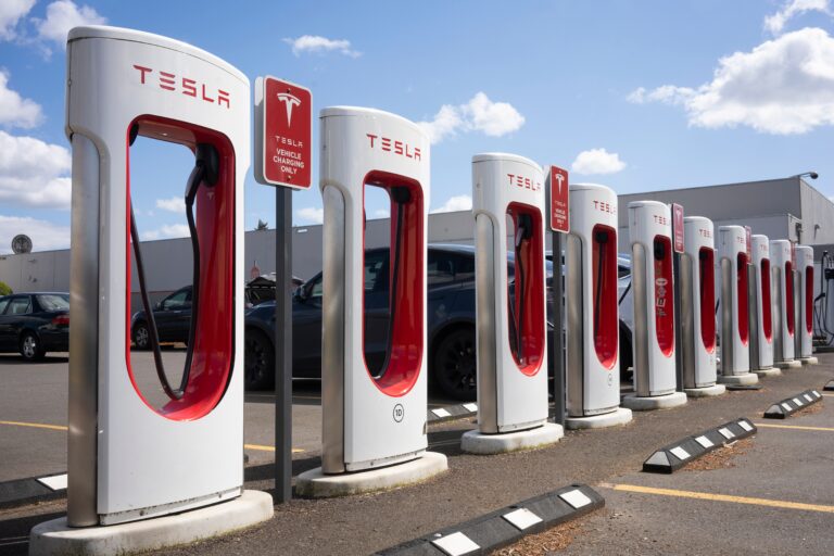 Salem,,Or,,Usa,-,Apr,2,,2022:,A,Tesla,Superchargers