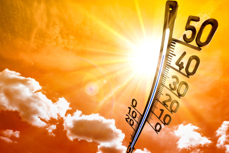 Hot,Summer,Or,Heat,Wave,Background,,Glowing,Sun,On,Orange