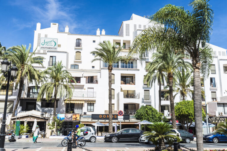 Puerto,Banus,,Spain,-,August,15,,2015:,Shopping,Center,In