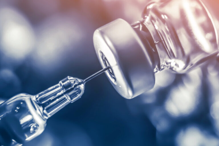 Vaccine,Vial,Dose,Flu,Shot,Drug,Needle,Syringe,medical,Concept,Vaccination