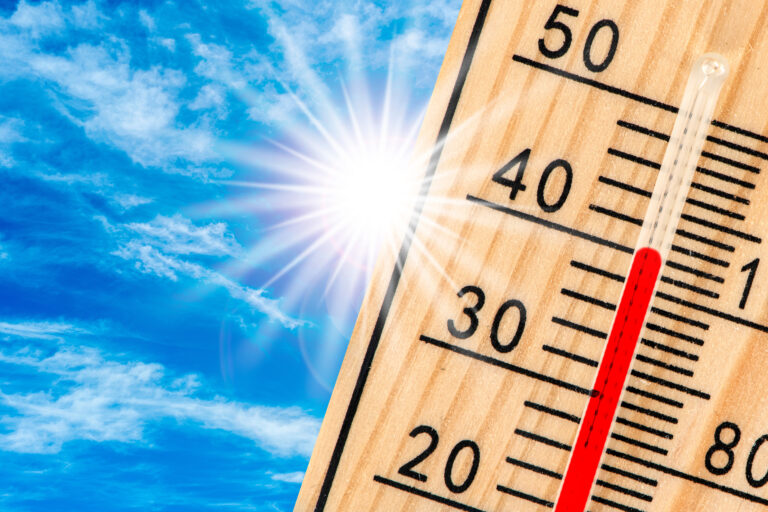 Thermometer,Shows,High,Temperature,In,Summer,Heat,With,Dryness,And