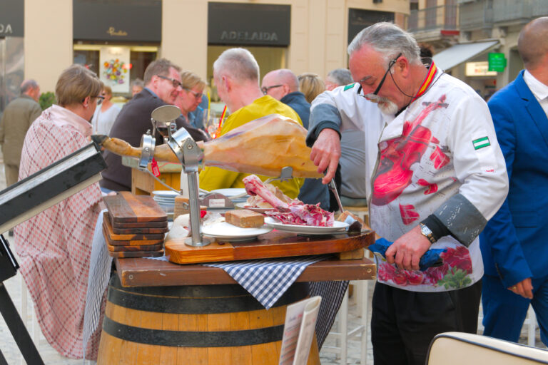 Malaga/spain,-,03-23-2019,:,Spanish,Waiter,Cutting,Slicing,Some,Ham