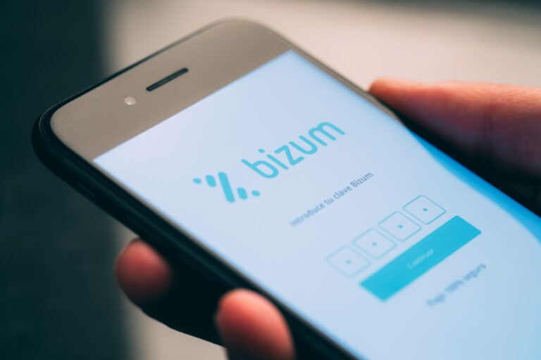 Madrid,,Spain,-,Sept.,5,,2023:,Close,Up,Of,Hand